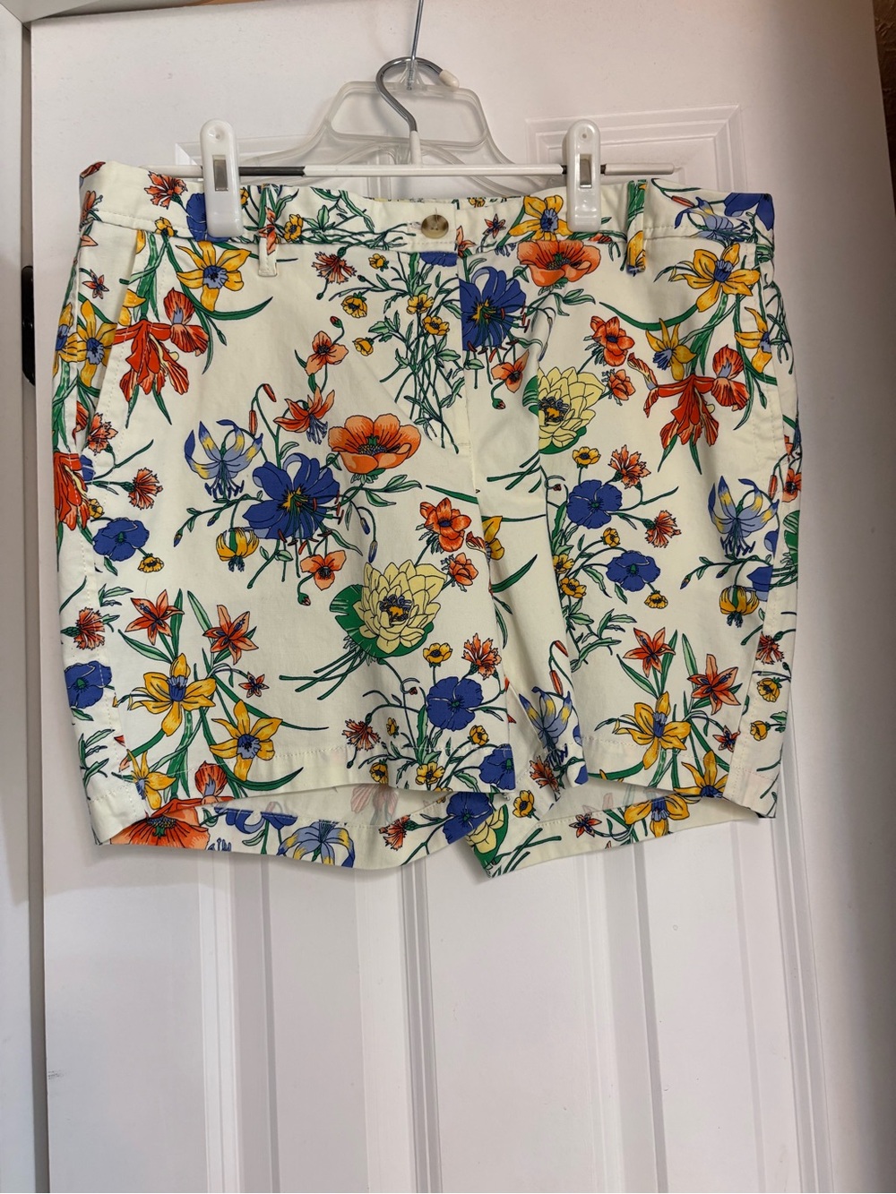 Talbots Cream Floral Petite Shorts with Multi-Color Blooms 12p